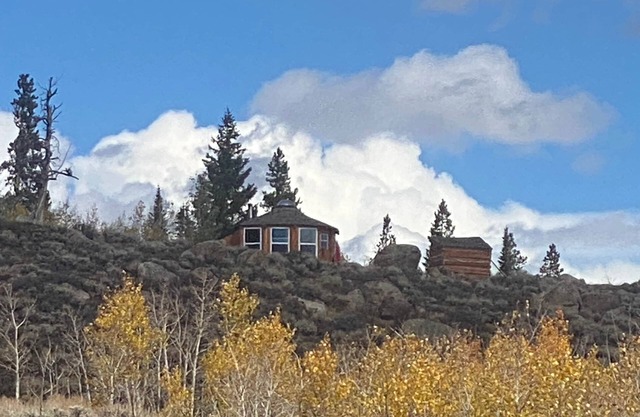 Red-tail Round House @ 22 West