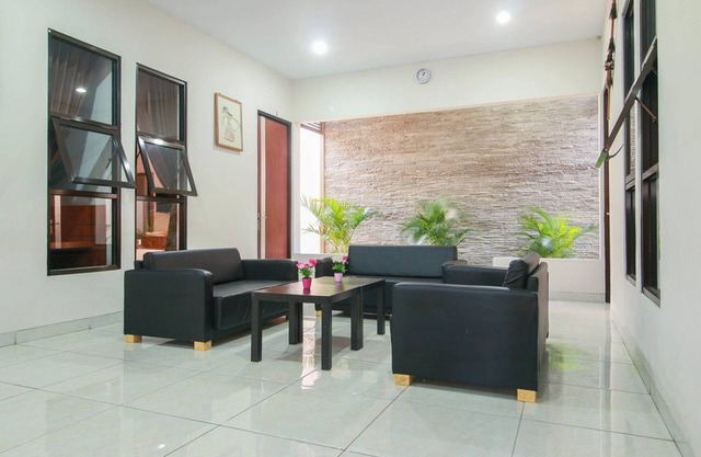 RedDoorz Syariah near Universitas Jenderal Soedirman