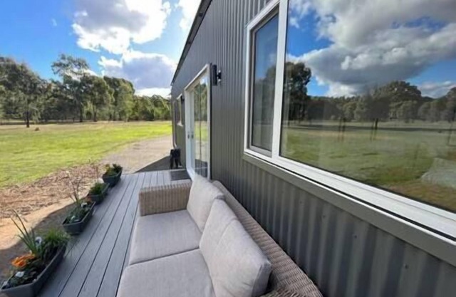 RedmanView Luxury Lakeside Cabin