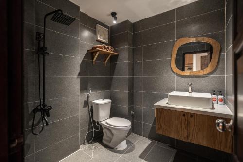 REDSUN Building with POOL