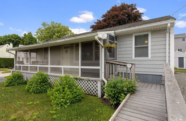 Reduced Price, Inviting outdoor spaces, A/C Walk to Kelly Beach