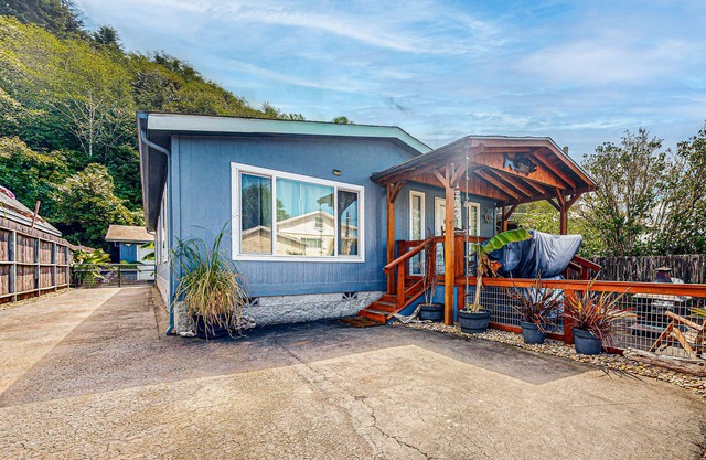 Reedsport Coastal Retreat: Adventure Awaits You Near the Ocean
