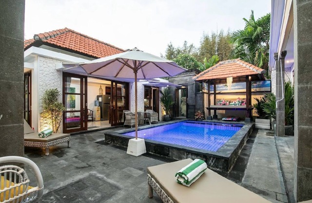 REEF VILLA SANUR BEACHn3 mins walk to beach & shops, private pool