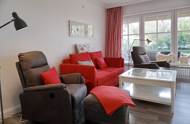 Reetgedecktes Mittelhausteil am Ortseingang von Keitum