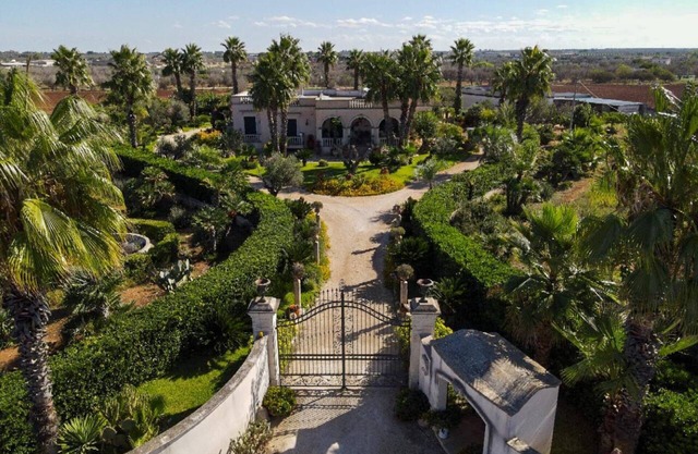 Refined Historical House in the heart of Salento with large garden "VILLA ROMINA"