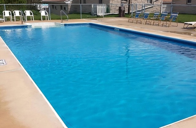 Refreshing Vacation Trip! FREE Breakfast, Near Hershey Park and Zoo America!