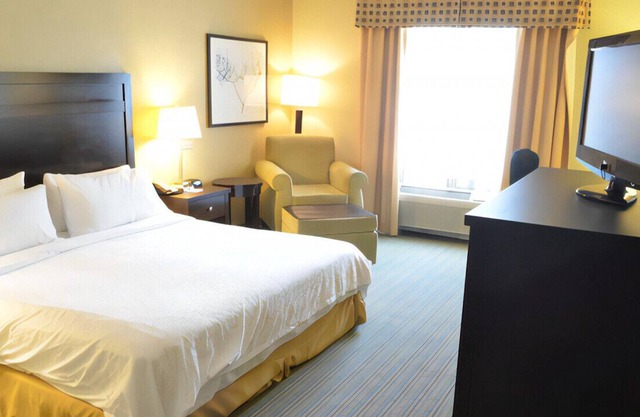 Refreshingly Clean and Comfortable Guest Room