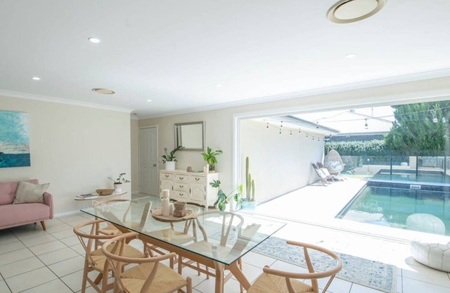 Regand Retreat - Pool, Luxurious Family Home