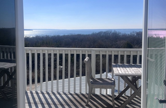 Relax and Unwind in a Home overlooking Lake Texoma