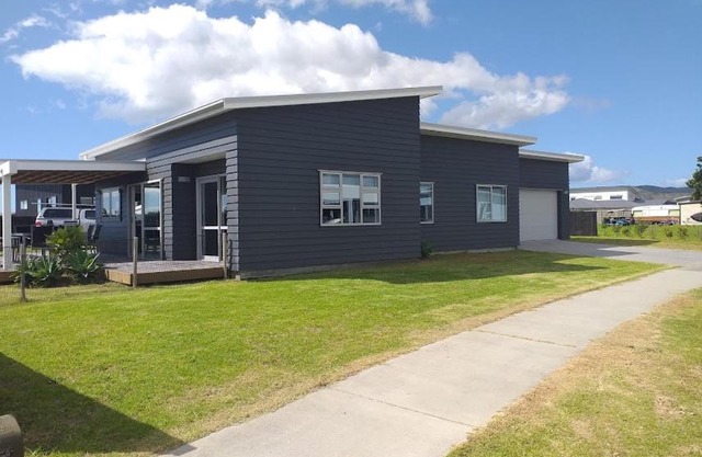 Relax and unwind in Magical Matarangi