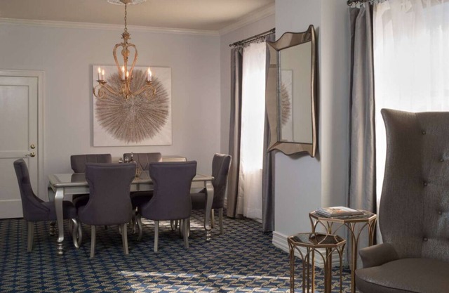 Relax and Unwind! Pet-Friendly Stay in Austin! Near Barton Springs Pool!
