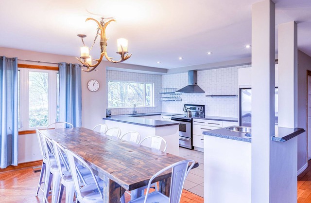 Relax at the Mountaintop Chalet