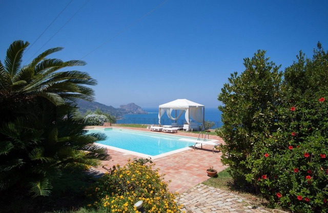 Relax at the Swimming Pool by Wonderful Italy