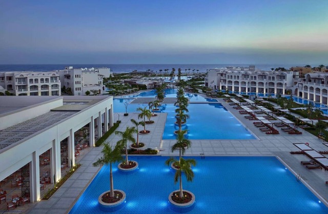 Relax & Explore | 5 Heated Pools, Spa, Reef Snorkeling, 4 Sea-view Room Comfort