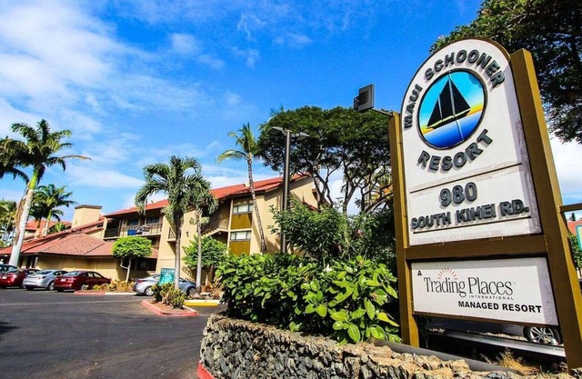 Relax & Explore: Spacious 2BR Suite at Maui Schooner Resort
