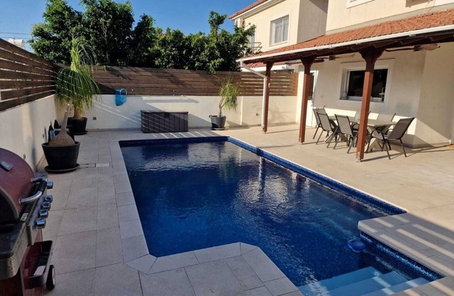 Relax in Style - 4 Bedroom Villa with Private Pool and Garden.