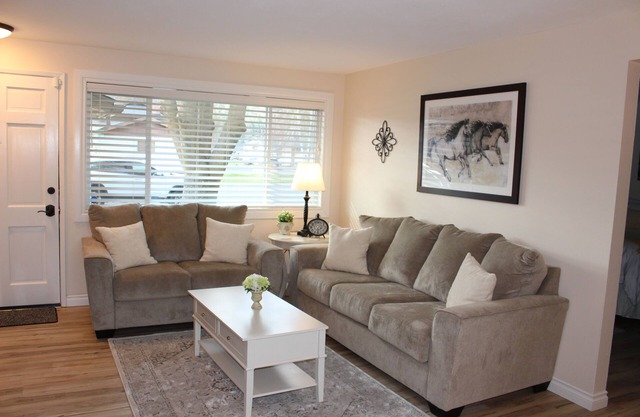 Relax in this 2 bedroom 1 bath home in North Spokane!