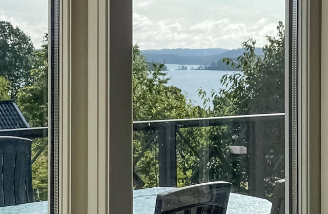 Relaxed lounge atmosphere near the lake, Sommen.