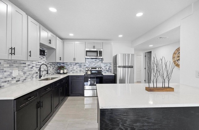 Relaxing 3BR Home Near Orlando Attractions