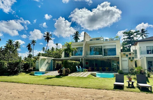 Relaxing Beachfront Villa in Portillo Las Terrenas w/optional 6 or 3 bedrooms