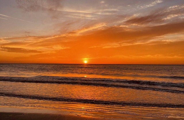 Relaxing Clearwater-St Pete Beaches! Clean, beachy and water sports!