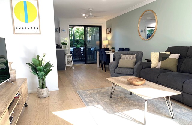 Relaxing, comfortable townhouse - 10 minutes walk to the beach