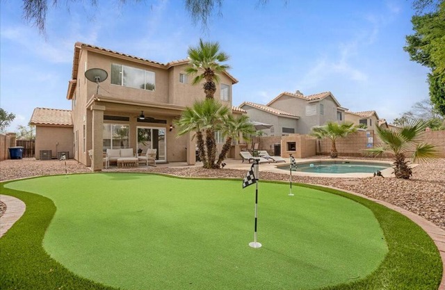 Relaxing Family Oasis w/Heated Pool, Putting Green