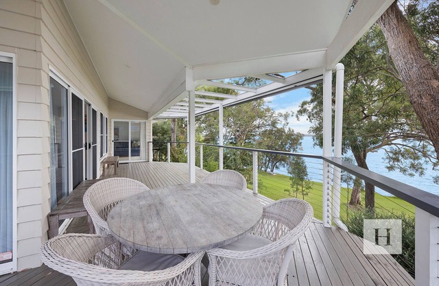 Relaxing Getaway - 3 Bed Waterfront Cottage