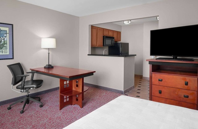 Relaxing Getaway! 4 Pet-Friendly Units! Close to Westfield Galleria!
