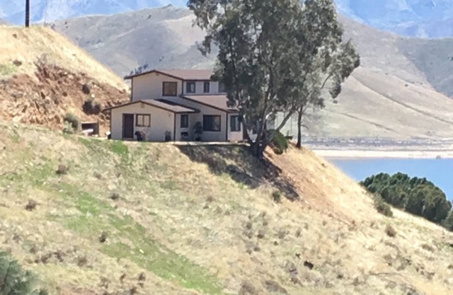 Relaxing Lake View House - Get away from the noise & bumper to bumper traffic!