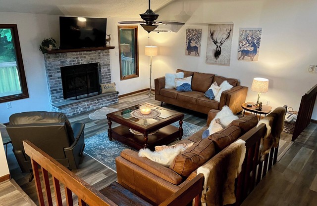 Relaxing Rancher 3-bedroom home in the Pocono Mountains with AC, High speed WiFi
