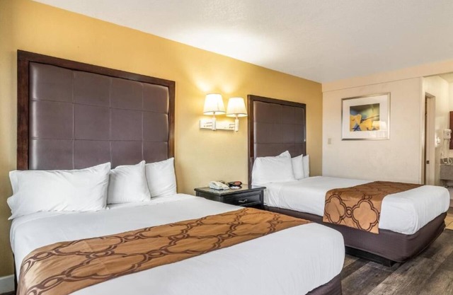 Relaxing Room Ideal for Budget-Friendly Stay | Free Parking & Breakfast