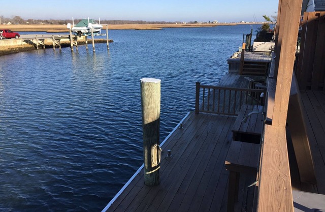 Relaxing Smith Point Beach House on private canal