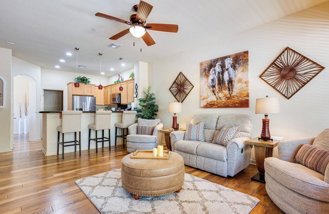 Relaxing Townhome in Grayhawk Area! Golf and Chill