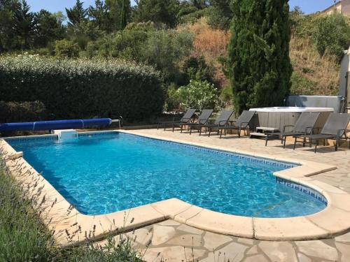 Relaxing Villa Near Lake & Beaches