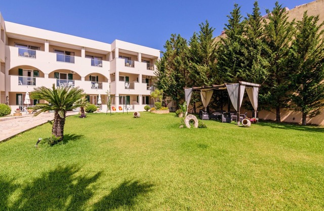 Remezzo Studios & Apartments