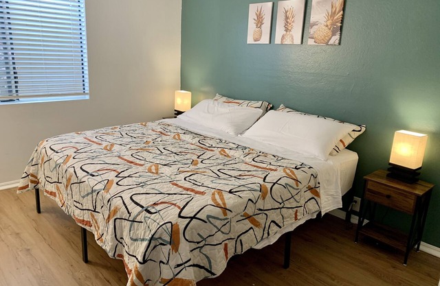 Remodeled 2bdr condo in the heart of Waimea town -15min drive from Beach