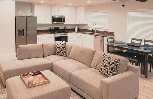 Remodeled 3/2 in Roseville