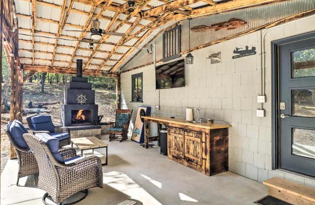 Remodeled Cabin with Fire Pit on Norfork Lake!