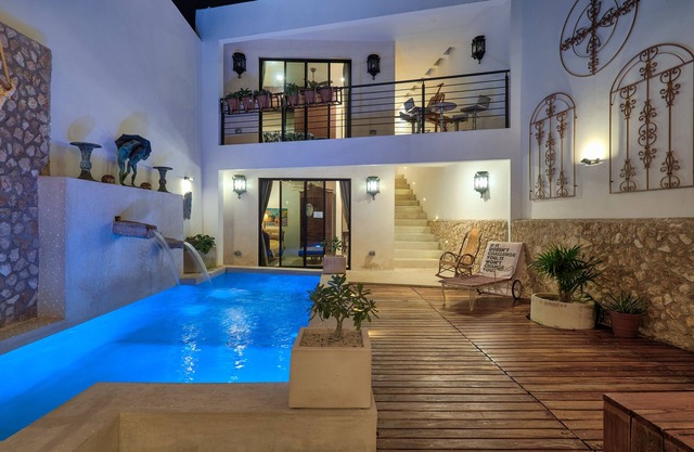 Remodeled historical Home, a walking distance from Central plaza