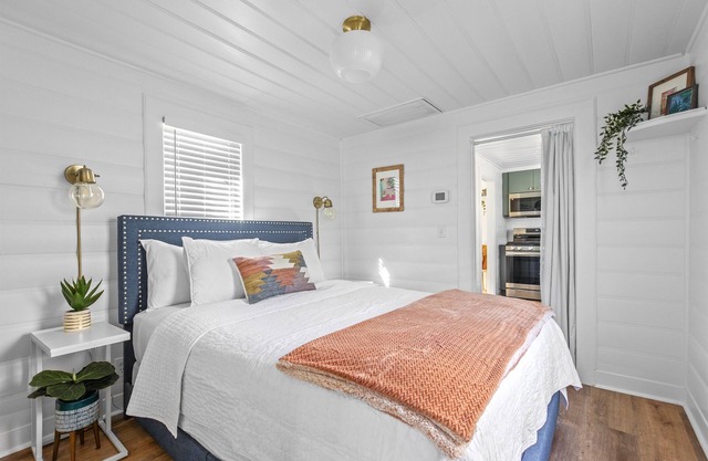 Remodeled Stylish Culver Cottage + Parking