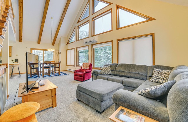 Remote & Peaceful Getaway w/Games in Eckerman