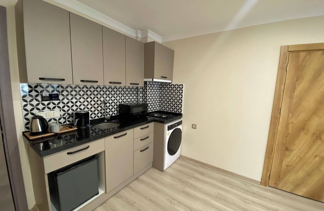 Rena Grand Residence & Suite