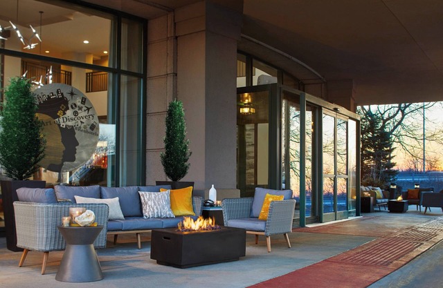 Renaissance Chicago Glenview Suites Hotel