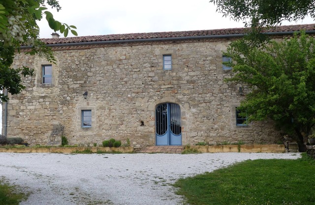 Renovated 18th-century fortified farmhouse with view