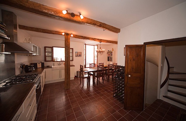 Renovated 19th Century Former French Winemakers Home (walk to river & shops)