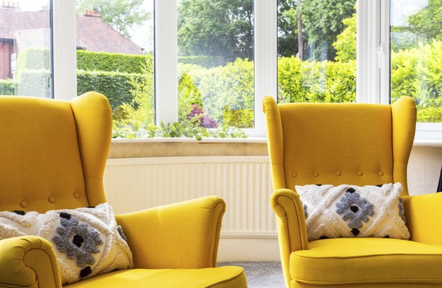 RENOVATED 5 BED HOUSE WITH HOT TUB + TABLE TENNIS