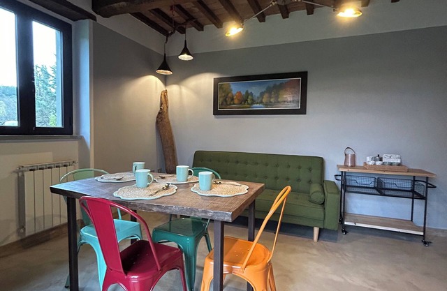 Renovated apt. w/patio, picnic table, panoramic pool - green Umbria escape