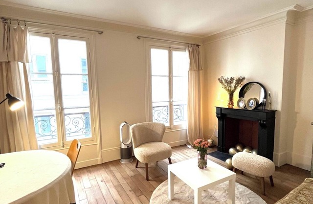 Renovated apartment in the heart of "Les Batignolles", ideal for a Parisian break!