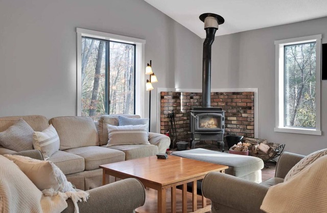 Renovated Condo, Heart of Quechee | Mill Run 3E